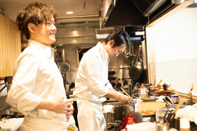 鉄板焼　お好み焼じゅうじゅう　新宿本店の画像