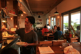 Double doors 七里ヶ浜の画像