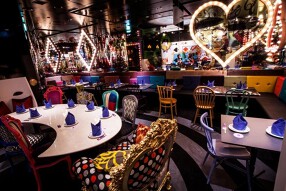 幻想の国のアリスの画像