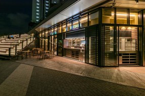 ブラウアターフェル　アトレ竹芝店の画像