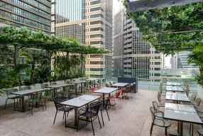 JIMMY CHOOが手掛けるカフェ（仮）の画像