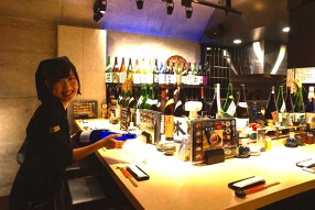 駿河屋賀兵衛 神田万世橋店の画像