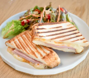 LITTLE BY LITTLEの画像