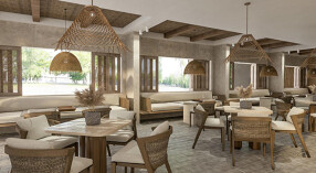 WHITE. TERRACE TOKYOの画像