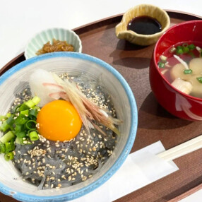  しらす屋ジロー　元町店の画像