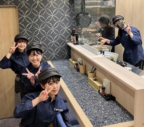 うどんとバラ丼　たまやの画像