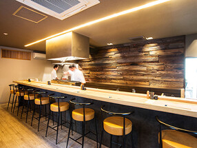 焼き鳥とワイン　萬鳥の画像