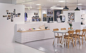 アニエスベー カフェ 京都伊勢丹店の画像