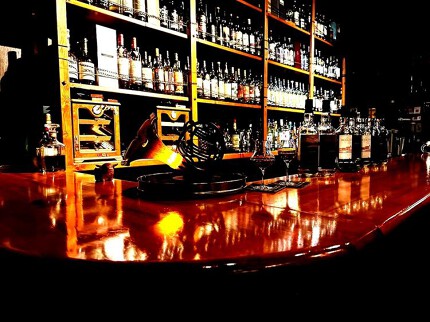 BAR LIVETの求人情報 - 東京都新宿区 | 求人飲食店ドットコム