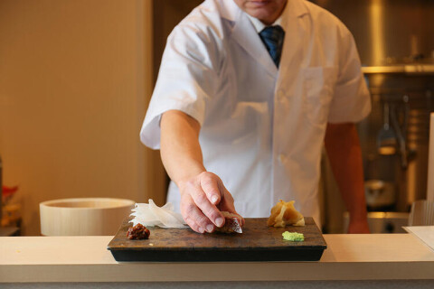 鮨と天ぷら からすの画像