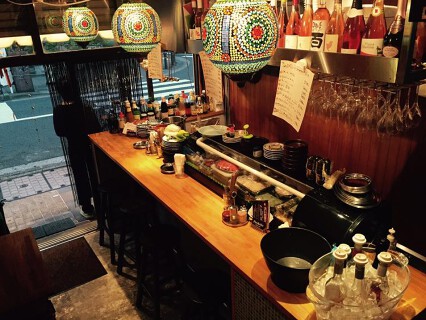 アジアンバル プラアーティットの画像