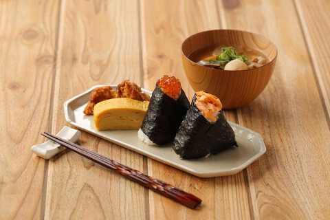 素材にこだわった空のおにぎり屋の画像