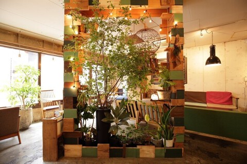 ブレスカフェ 新宿三丁目店の画像