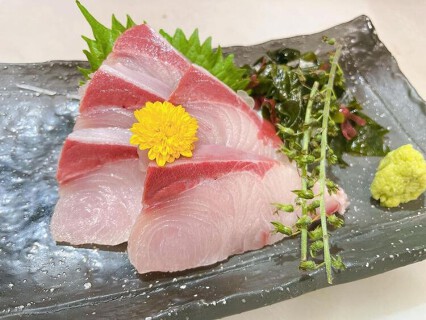 寿司と日本酒よってきの画像