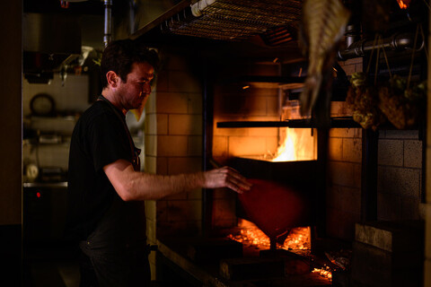 SMOKE DOOR LAKE TAHOE SARYOの画像