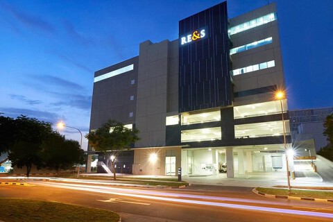 RE&S 本社 勤務の画像