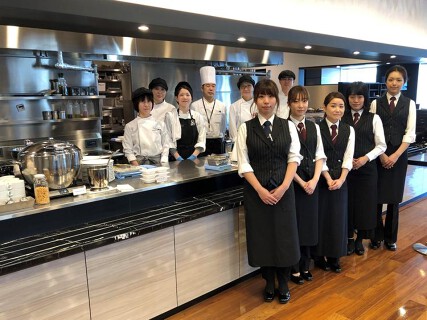 社内ラウンジレストランの画像