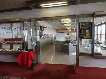 京都競馬場内レストラン（阪急グループ運営）の画像