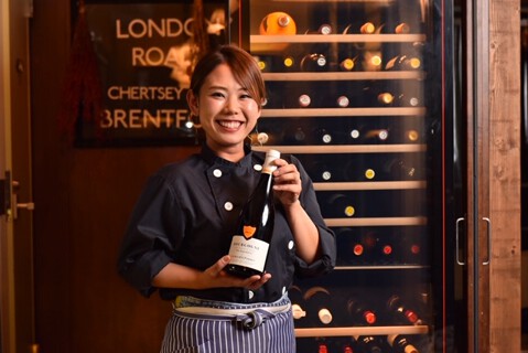 屋根裏のパリ食堂の画像