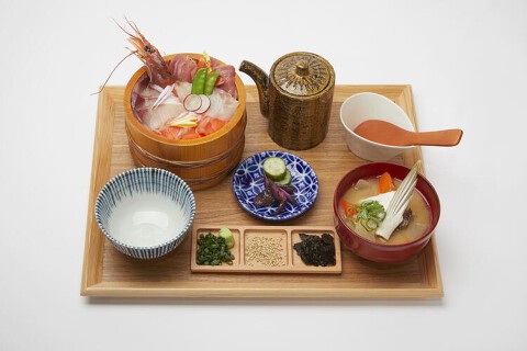 ルミネ横浜内のオープニング定食屋の画像