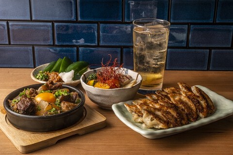 餃子と煮込み／魚屋鮨しんの画像