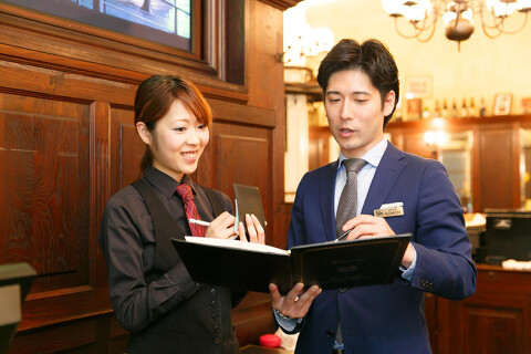 アントワープ　シックス　の画像