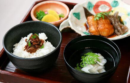 ロール寿司専門店（新店）の画像