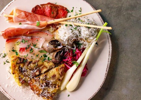 COMMA,  梅田店の画像