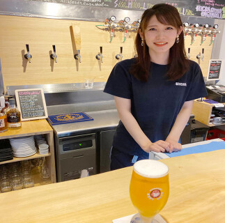 KUHNS BARの画像