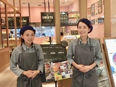 BARBARA GOOD SWEETS TABLEの画像