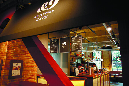 Boulevard Cafe &9の画像