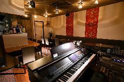 Cozy piano loungeの画像