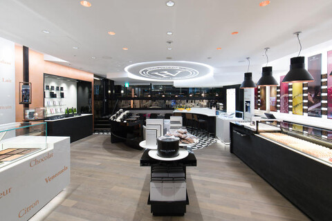HUGO & VICTOR　表参道ヒルズ店の画像