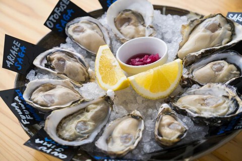 BACARO CARBON Oyster Barの画像