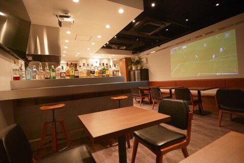 EIGHT UNDERの画像