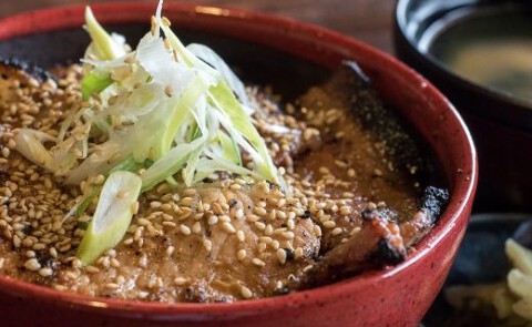 和食と豚みそ丼 ちんばた エミテラス所沢の画像