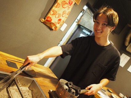 囲炉裏と釜飯　しずるの画像