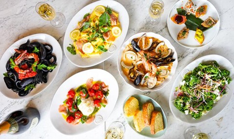 COLONIAL BEACH 横浜ハンマーヘッドの画像