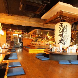 寿司と炉端焼きの活気あるオープンキッチン海鮮居酒屋！の画像