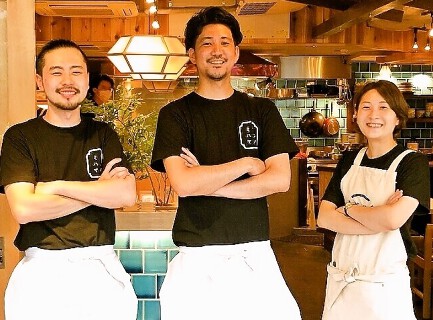 佐賀ふもと赤鶏 酒場 高しな 東京駅ガード下店の画像