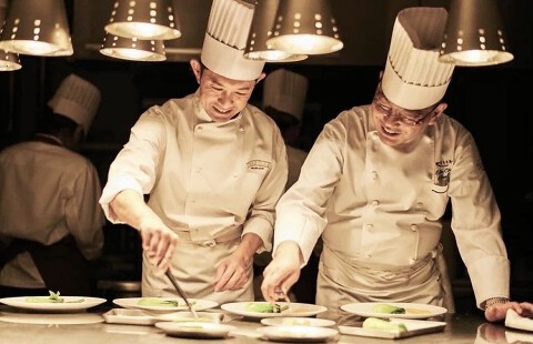 レッドルーム(仮)の画像