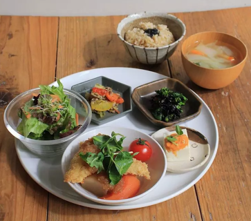 玄米カフェ実身美　南森町店の画像