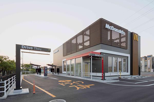 マクドナルド金沢ツタヤ店 ハンバーガーレストランの内装・外観画像