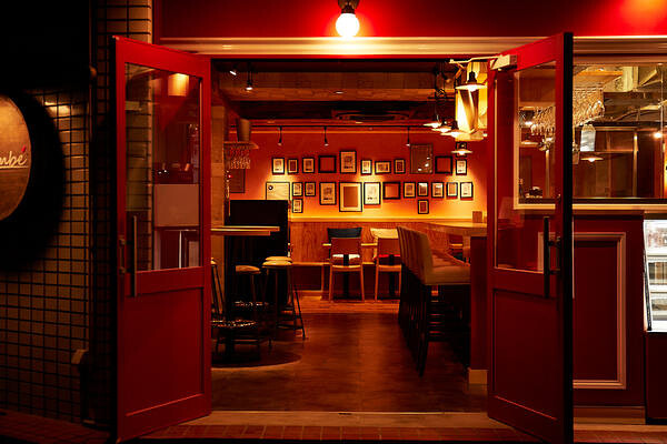 鉄板×フレンチ惣菜のワイン食堂 Flambé フレンチバルの内装・外観画像