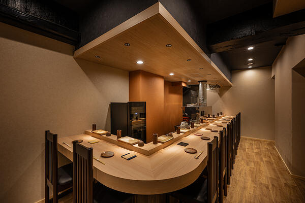 酒亭湯澤 焼鳥店の内装・外観画像