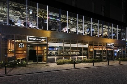 Becker's×PRONT秋葉原店 カフェ・パン屋・ケーキ屋の内装・外観画像
