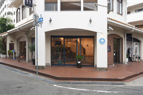 喫茶ヤーカルフ カフェ・パン屋・ケーキ屋の内装・外観画像