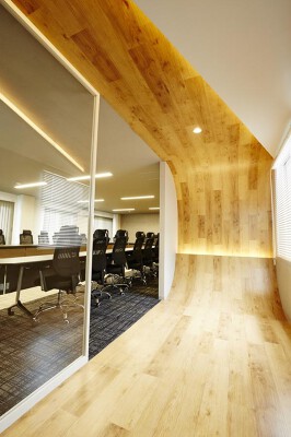 KANSAI KOKOKUSHA conference room オフィスの内装・外観画像