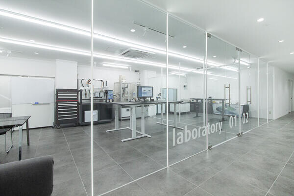 某ラボ ショールーム（サービス）の内装・外観画像