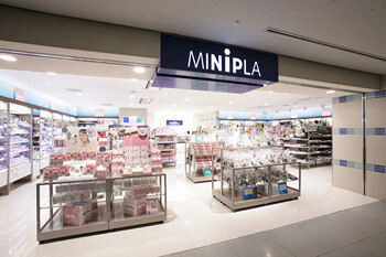 MINiPLA 関西国際空港店 インポート雑貨店の内装・外観画像